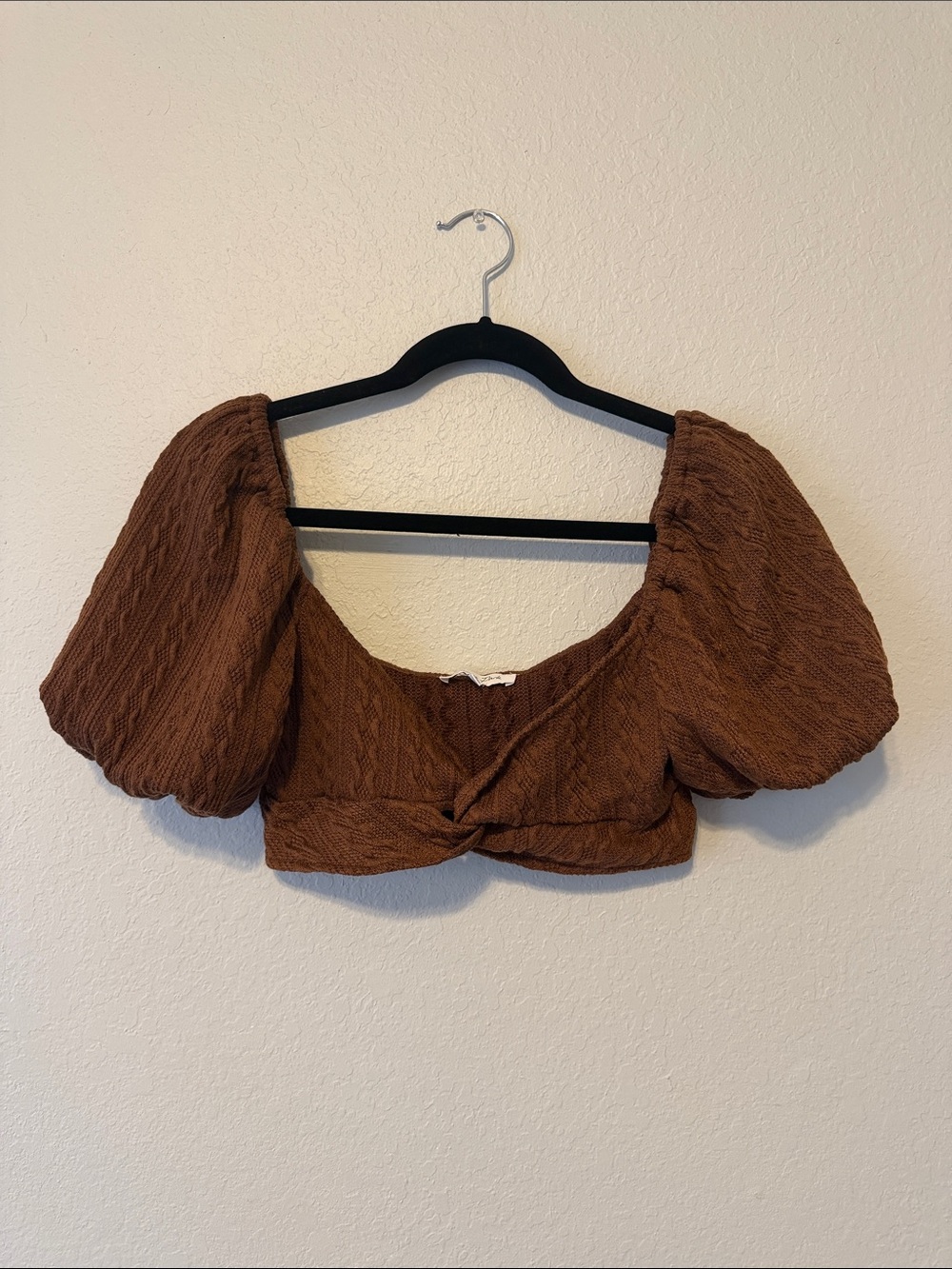 emory park Chocolate Brown Twist Front Puff Sleeve Crop Top - Picture 2 of 7